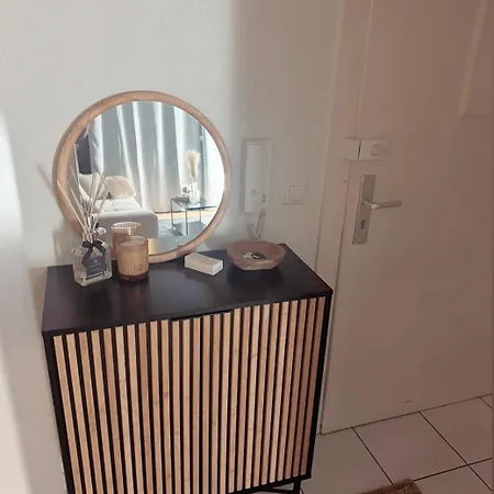 Apartment Mit Balkon Im Herzen Hannovers
